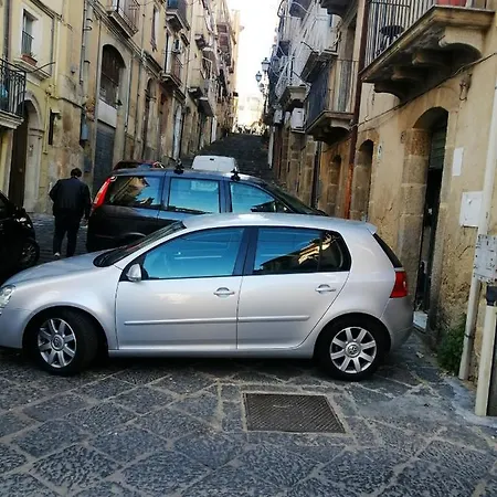 Charming In 70m² Balcony With View Apartment Caltagirone