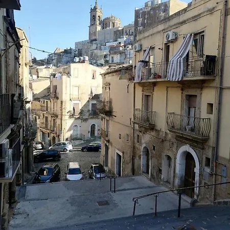 Charming In 70m² Balcony With View Caltagirone