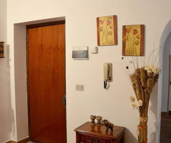 Cozy In - 70 M² With Balcony Apartment