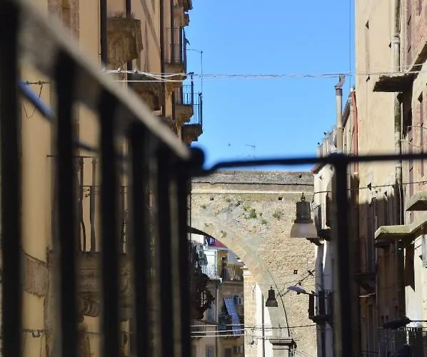 Cozy In - 70 M² With Balcony Caltagirone