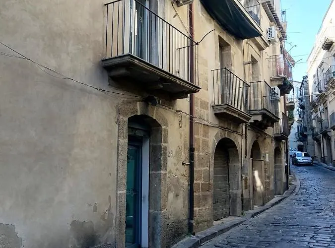 Apartment Cozy In - 70 M² With Balcony Caltagirone