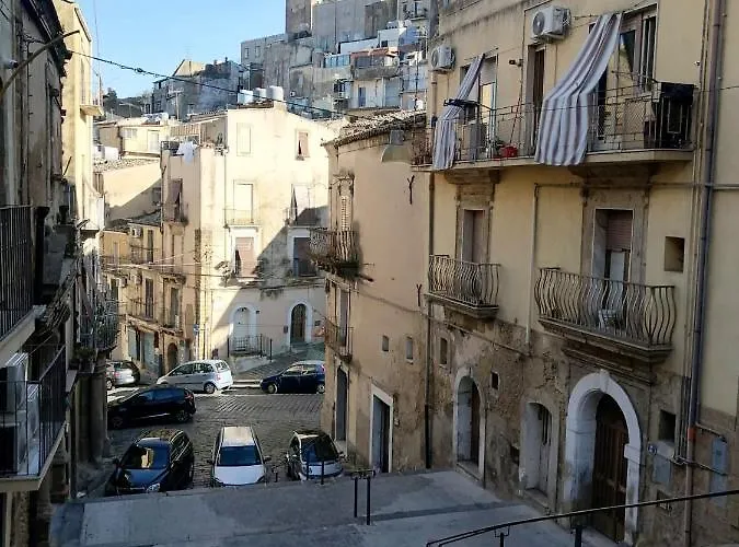 Cozy In - 70 M² With Balcony Caltagirone